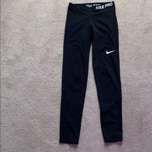 Women’s Nike Pro Leggings Size Medium